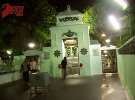 pintu masuk ke makam