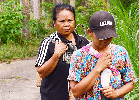 ibu-ibu cantik habis bekerja