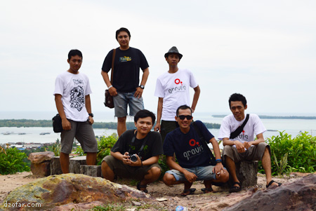 Foto bareng di bukit joko tuwo