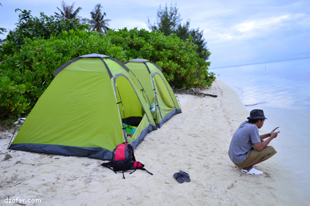 Tenda di Pulau Menjangan Kecil