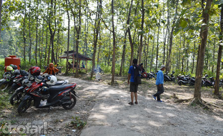 Parkiran Grojogan Duwur Sumbermiri