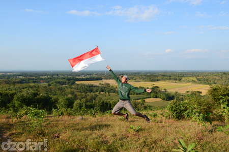 Melompat di bukit cinta