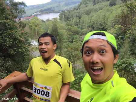 Selfie background sarangan