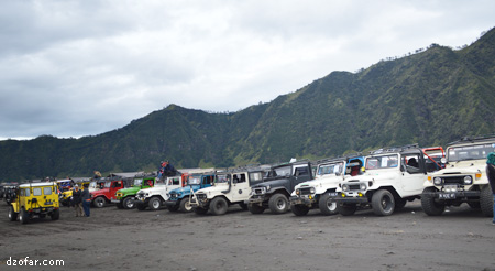 Parkir jeep
