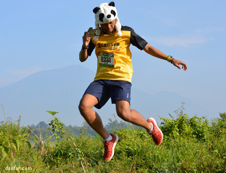 panda melompat