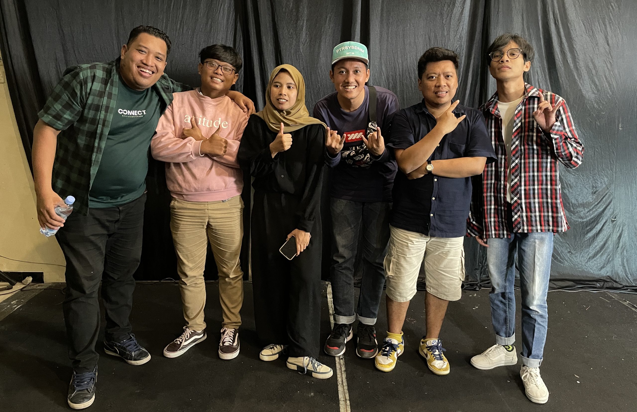 Foto bersama Openers dan emsi
