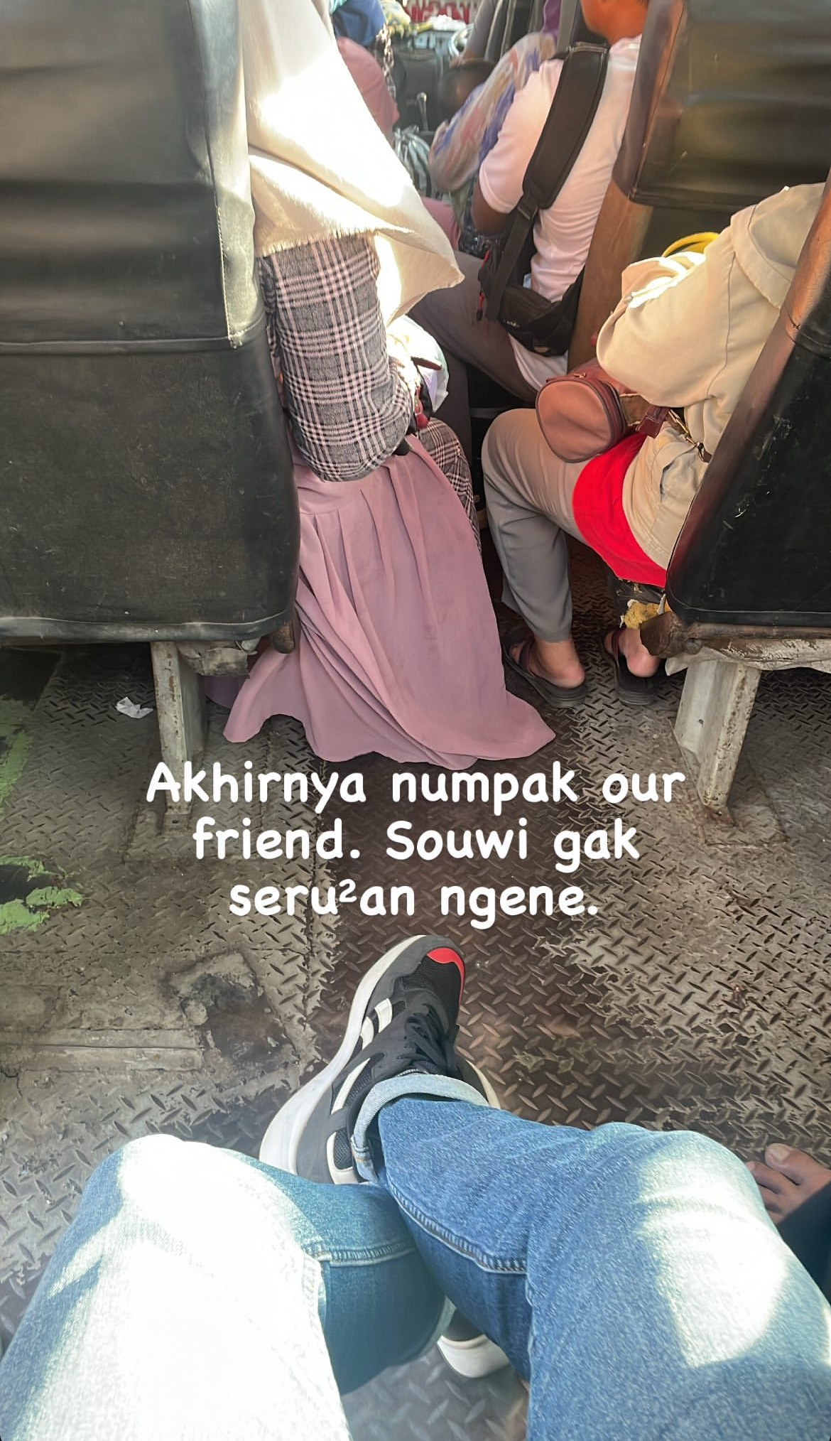 Naik Bis Kawan Kita